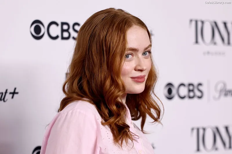 Sadie Sink photo 16 of 1907