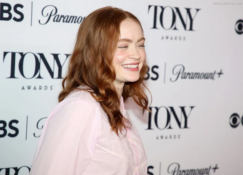 Sadie Sink photo 3 of 1907