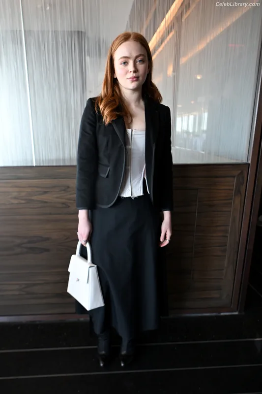 Sadie Sink photo 8 of 1907