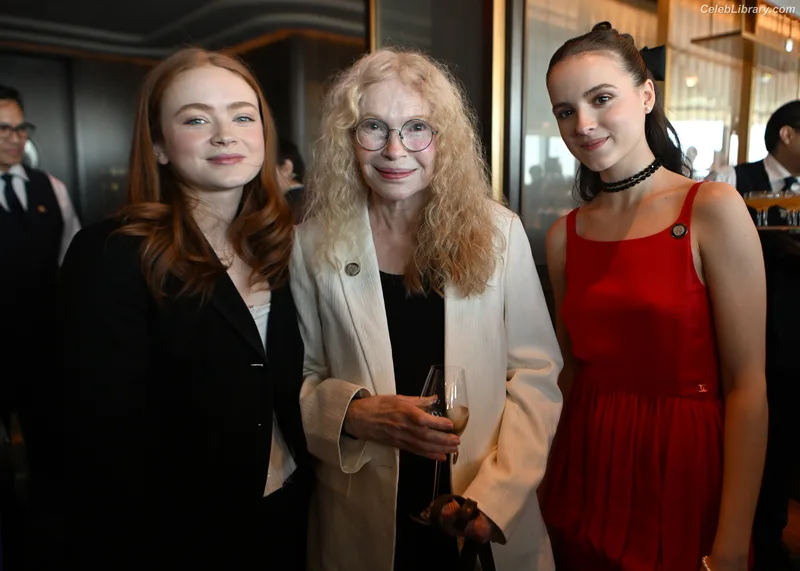 Sadie Sink photo 10 of 1907