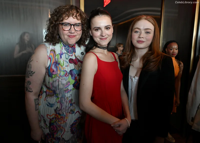 Sadie Sink photo 2 of 1907