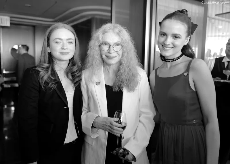 Sadie Sink photo 10 of 1907