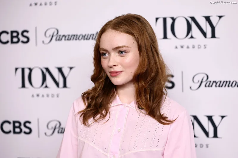 Sadie Sink photo 11 of 1907