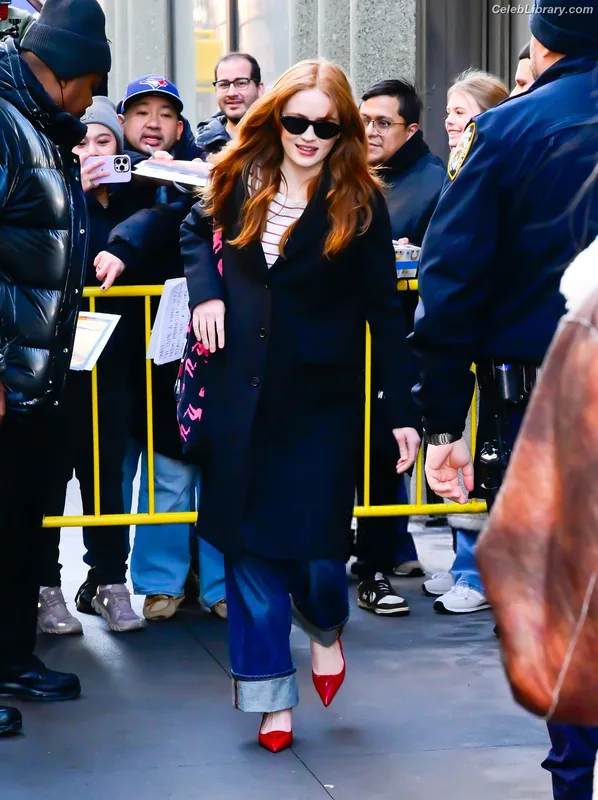 Sadie Sink photo 3 of 1907