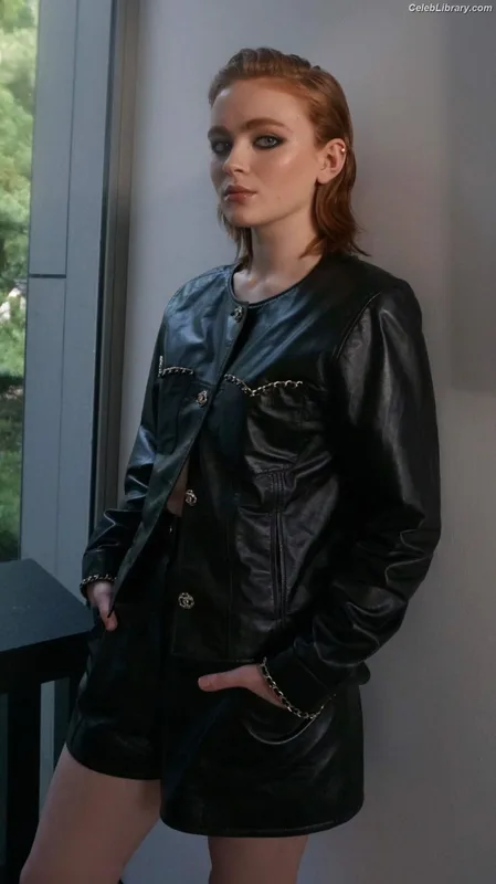Sadie Sink photo 9 of 1907