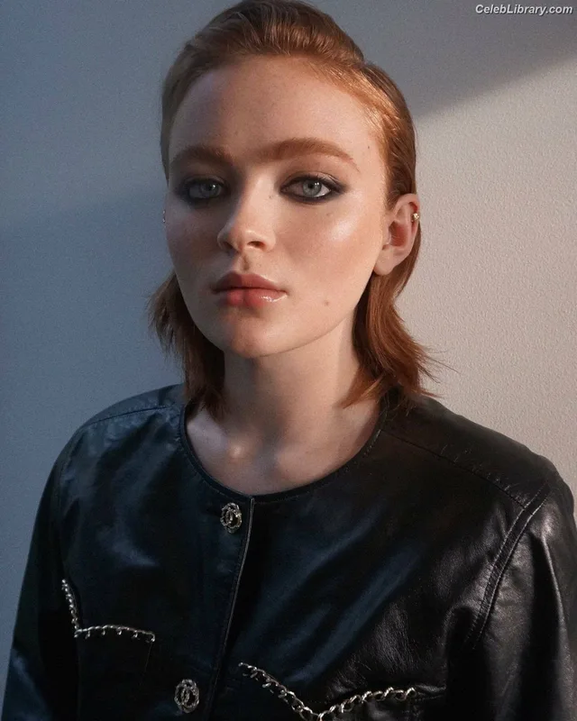 Sadie Sink photo 15 of 1907