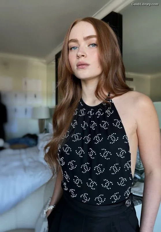 Sadie Sink photo 1 of 1907