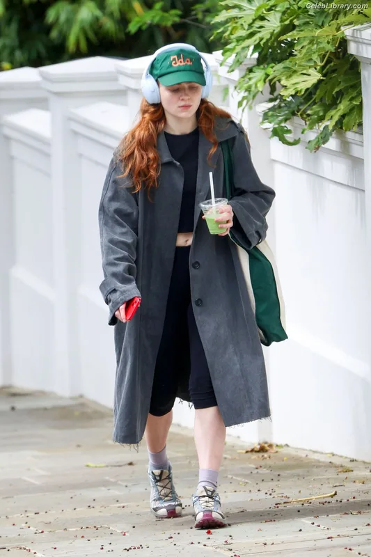 Sadie Sink photo 12 of 1907
