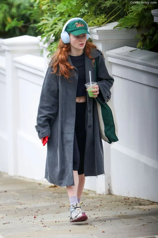 Sadie Sink photo 13 of 1907