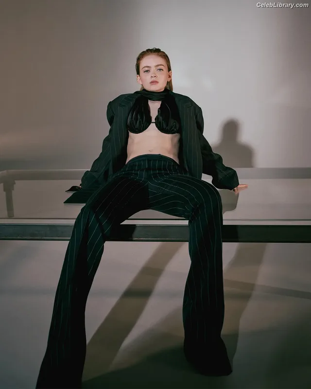 Sadie Sink photo 9 of 1907