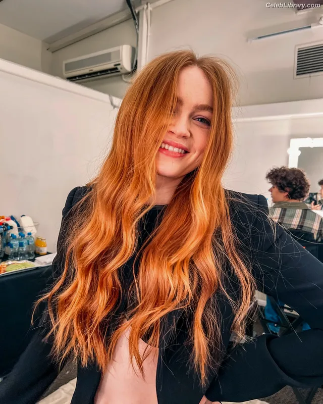 Sadie Sink photo 11 of 1907