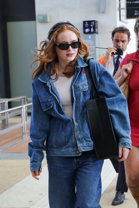 Sadie Sink photo 7 of 1907