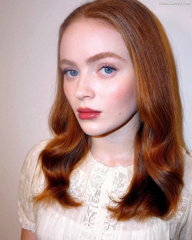 Sadie Sink photo 2 of 1907