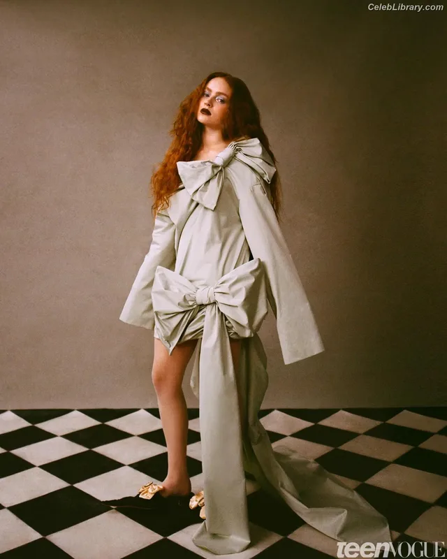 Sadie Sink photo 19 of 1907