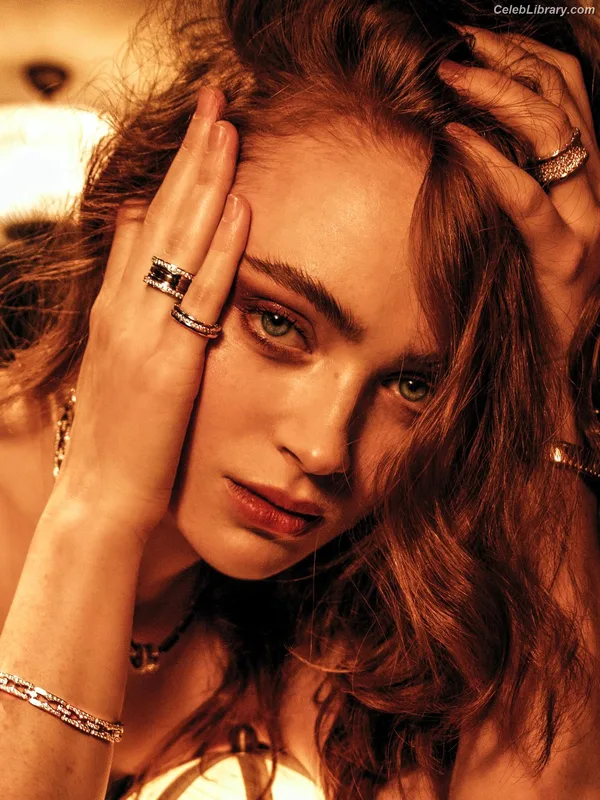 Sadie Sink photo 3 of 1907