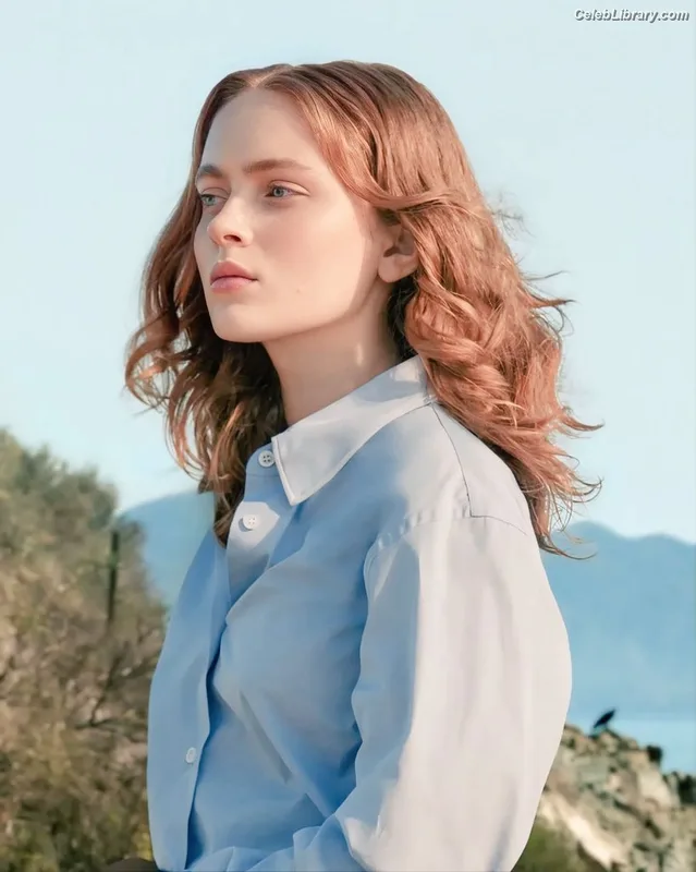 Sadie Sink photo 3 of 1907