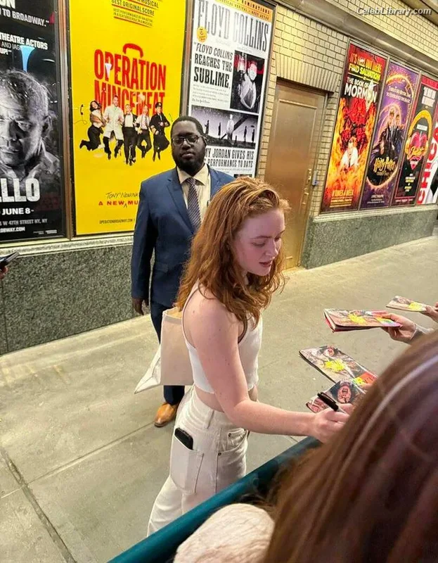 Sadie Sink photo 18 of 1907
