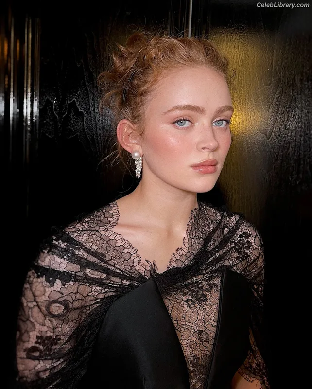 Sadie Sink photo 7 of 1907