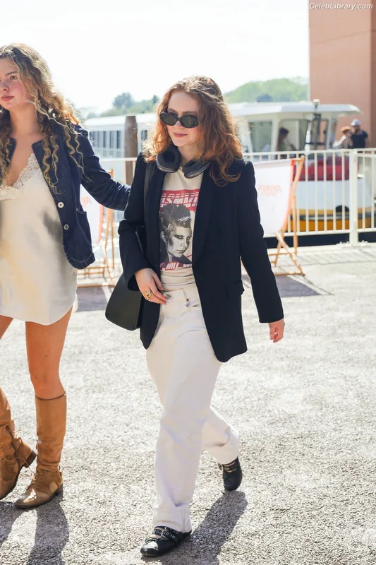 Sadie Sink photo 20 of 1907