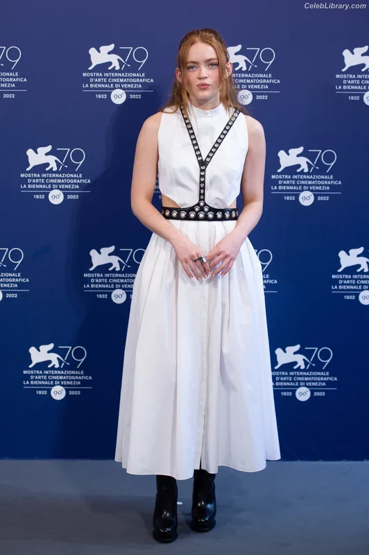 Sadie Sink photo 12 of 1907