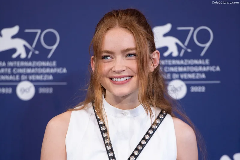 Sadie Sink photo 5 of 1907