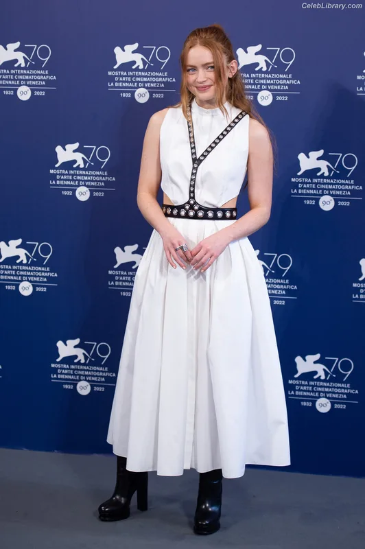 Sadie Sink photo 6 of 1907