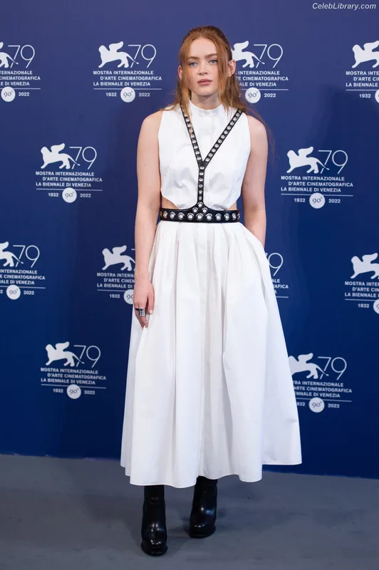 Sadie Sink photo 8 of 1907