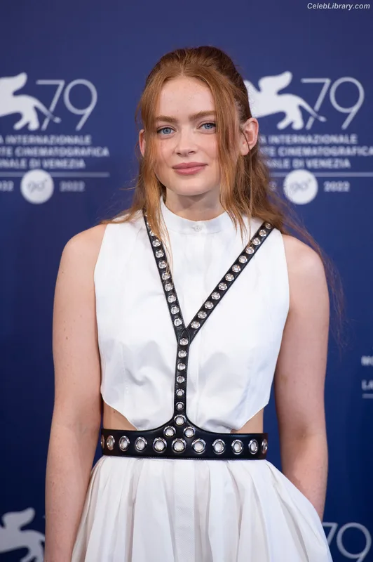 Sadie Sink photo 17 of 1907