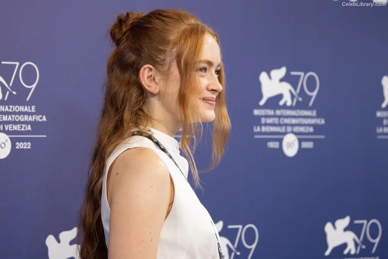 Sadie Sink photo 5 of 1907