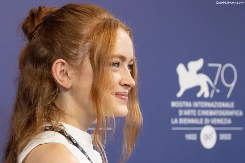 Sadie Sink photo 7 of 1907