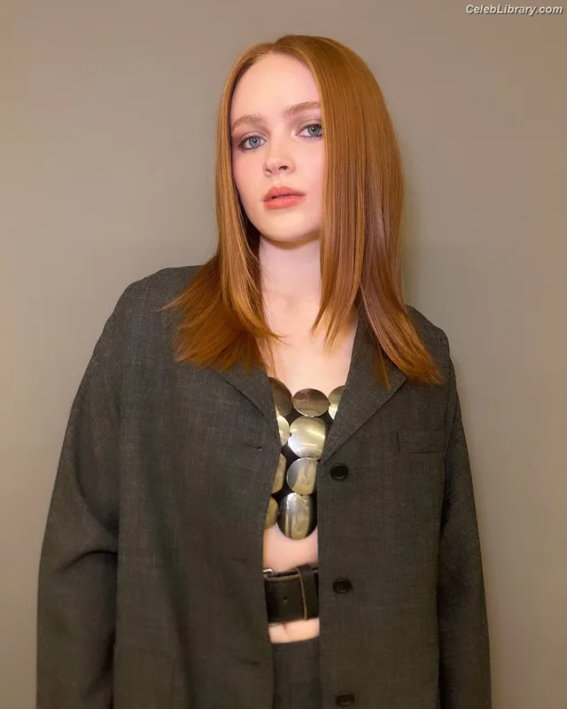 Sadie Sink photo 9 of 1907