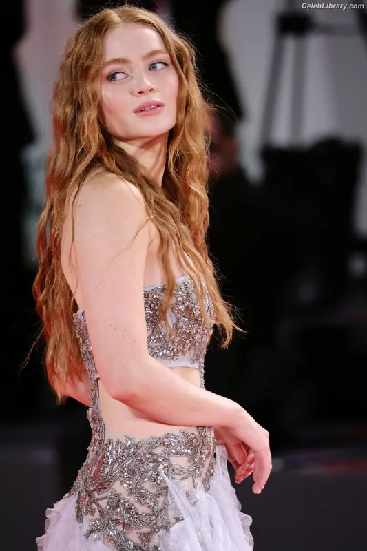 Sadie Sink photo 12 of 1907