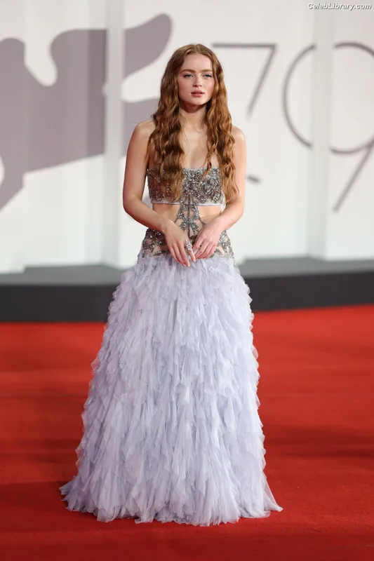 Sadie Sink photo 2 of 1907