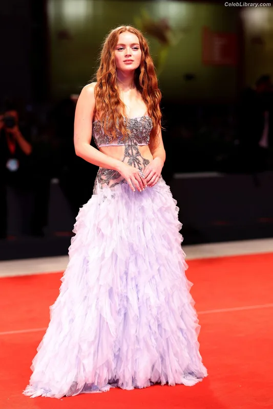 Sadie Sink photo 7 of 1907