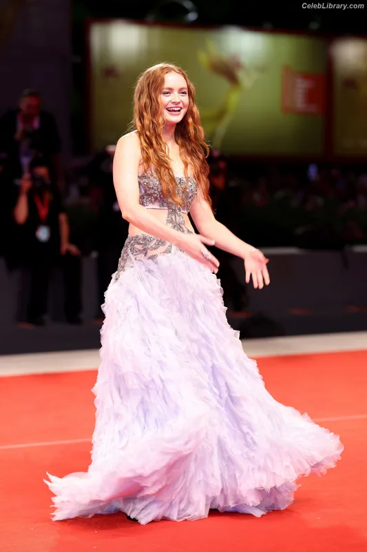 Sadie Sink photo 10 of 1907
