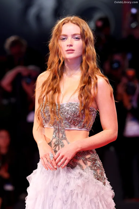 Sadie Sink photo 14 of 1907
