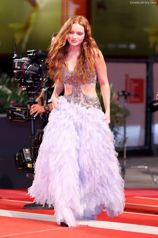 Sadie Sink photo 17 of 1907