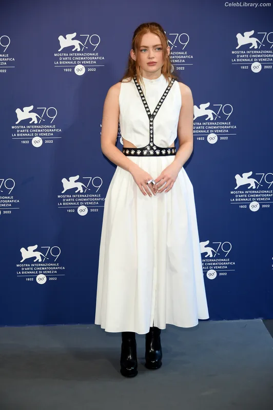 Sadie Sink photo 19 of 1907