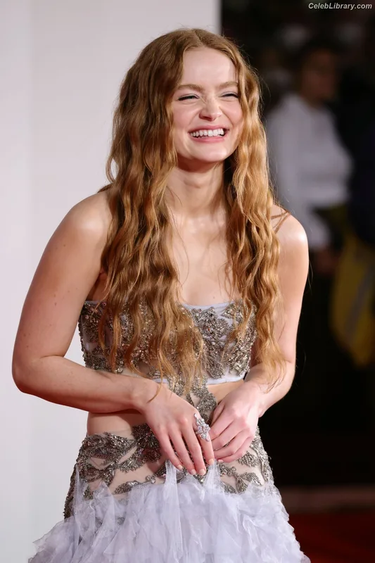 Sadie Sink photo 3 of 1907