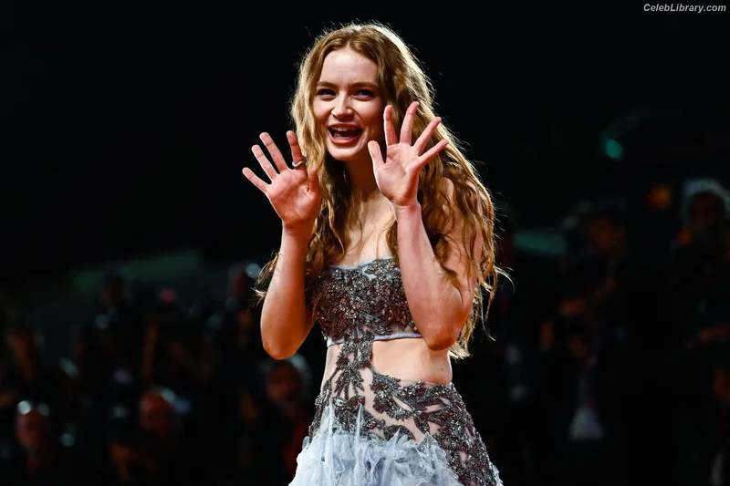 Sadie Sink photo 6 of 1907