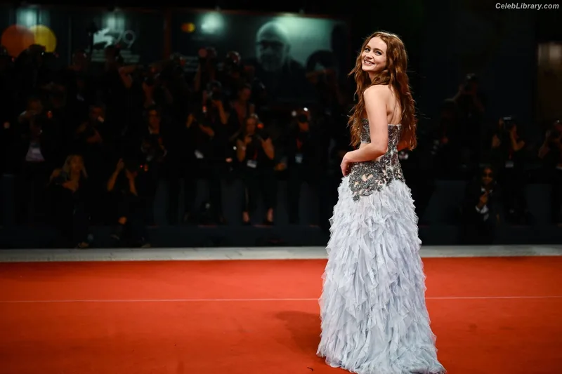 Sadie Sink photo 20 of 1907