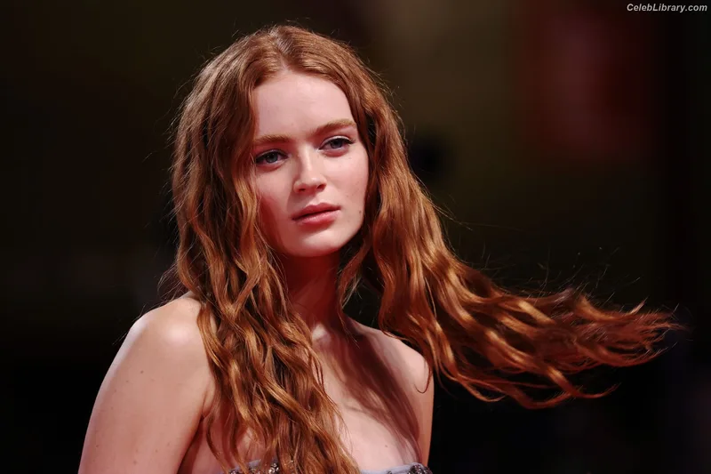 Sadie Sink photo 3 of 1907