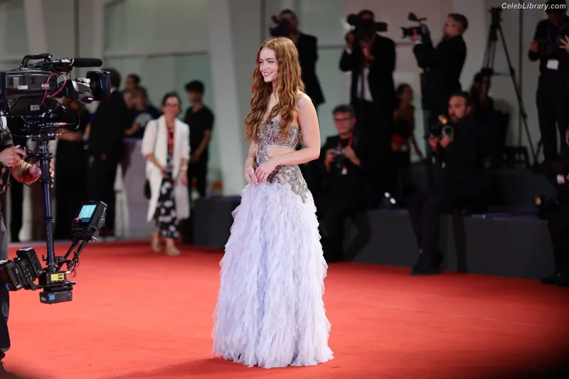 Sadie Sink photo 8 of 1907
