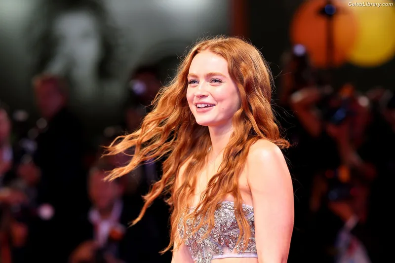 Sadie Sink photo 11 of 1907