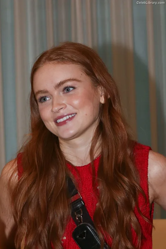 Sadie Sink photo 18 of 1907