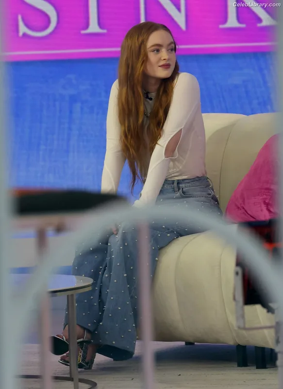 Sadie Sink photo 8 of 1907