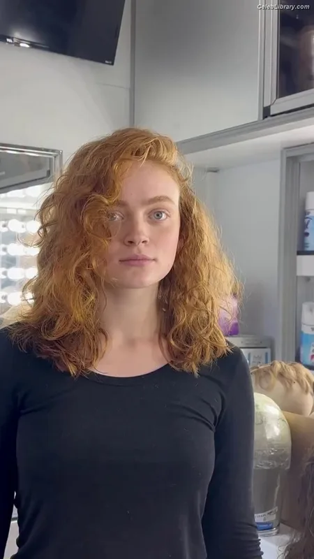 Sadie Sink photo 17 of 1907
