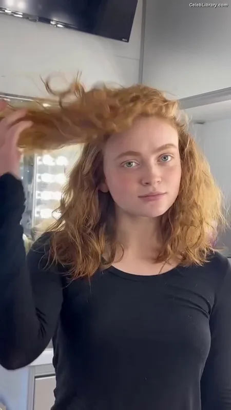 Sadie Sink photo 18 of 1907