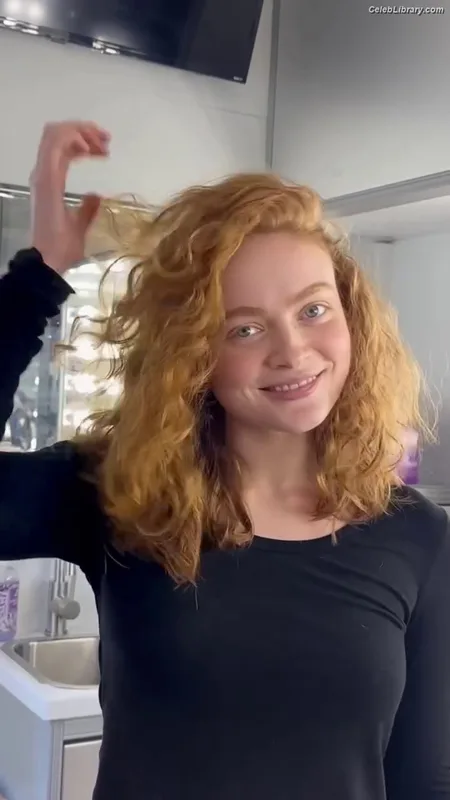 Sadie Sink photo 19 of 1907