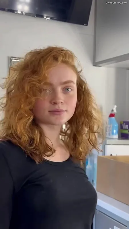 Sadie Sink photo 20 of 1907